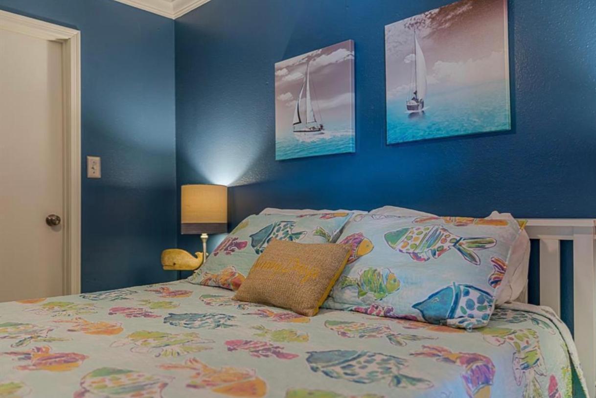 Beach Escape - Top Floor Ocean Views - Heated Pool - Seawall Blvd Галвестън Екстериор снимка