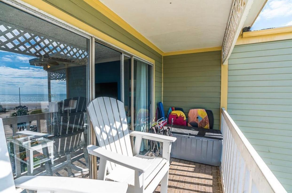 Beach Escape - Top Floor Ocean Views - Heated Pool - Seawall Blvd Галвестън Екстериор снимка