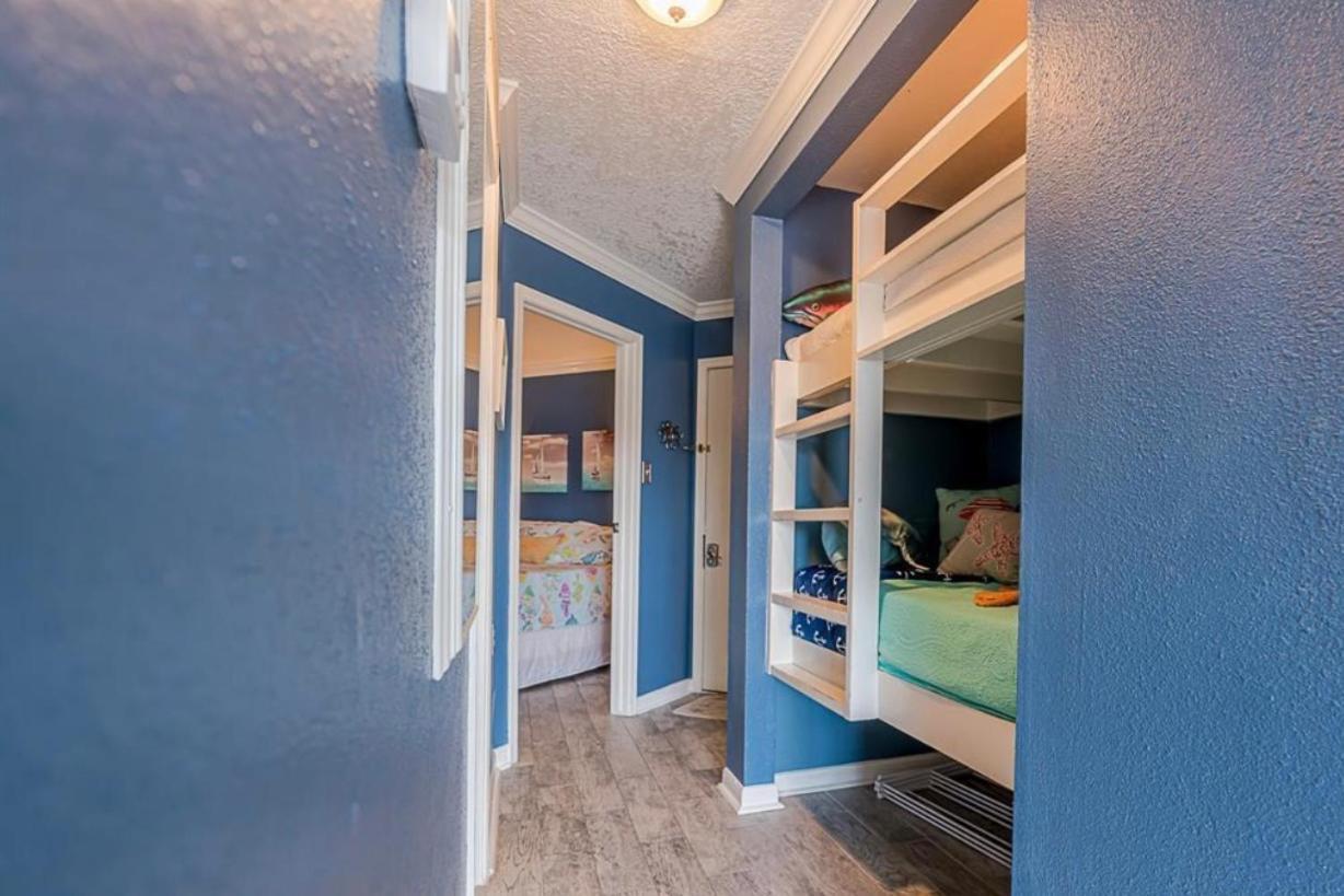 Beach Escape - Top Floor Ocean Views - Heated Pool - Seawall Blvd Галвестън Екстериор снимка